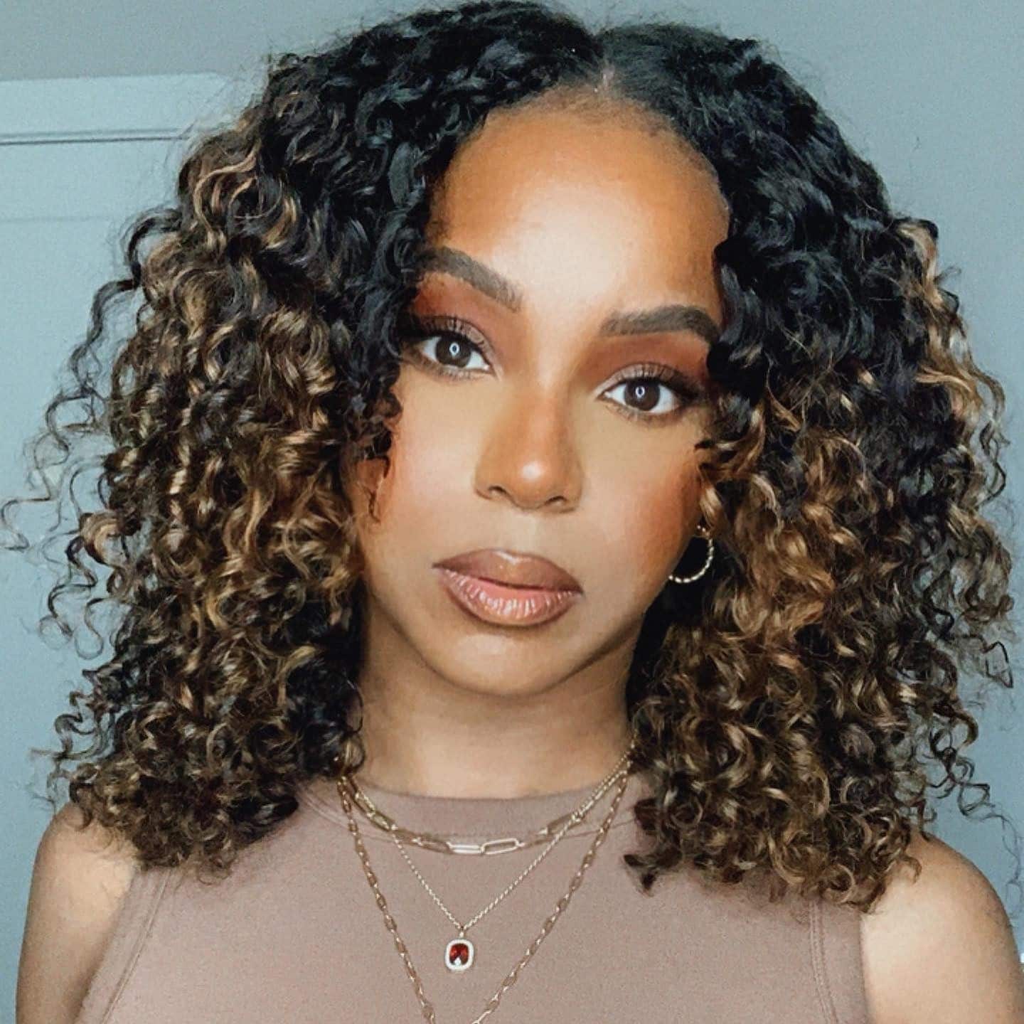 Highlight Color V Part Curly